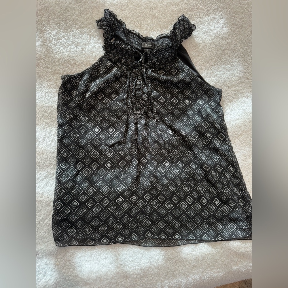 Black Women’s Sleevelesss Shirt- Size XL